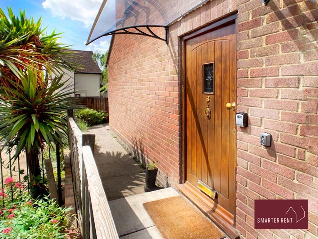 Sunninghill Village - 2 Bed - Parking And Garden Аскот Экстерьер фото